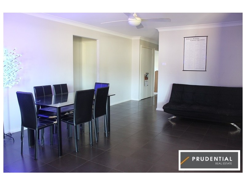 5 Minstrel Place, Glenfield NSW 2167