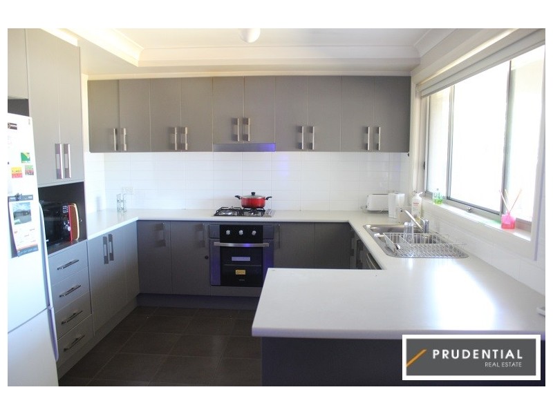 5 Minstrel Place, Glenfield NSW 2167