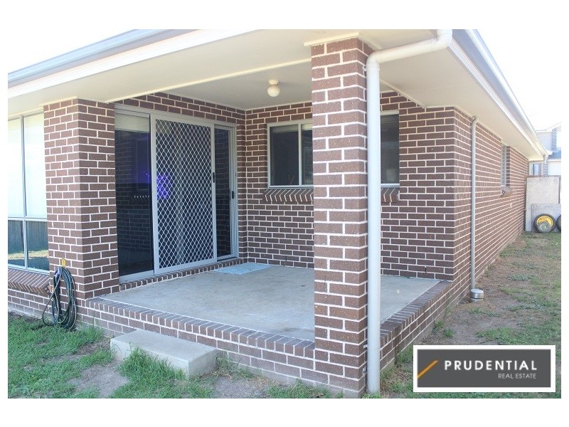 5 Minstrel Place, Glenfield NSW 2167