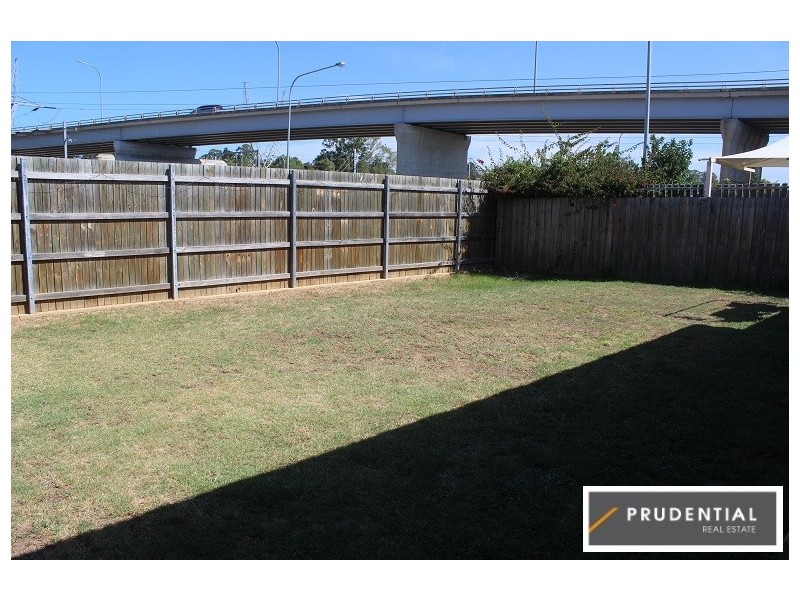 5 Minstrel Place, Glenfield NSW 2167