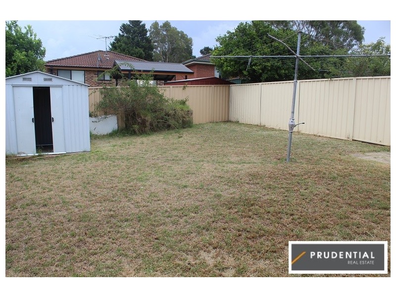 9 Campbell Close, Minto NSW 2566