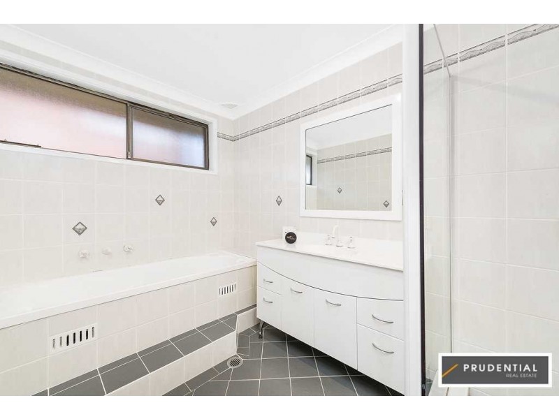 21 Tallowwood Crescent, Bradbury NSW 2560