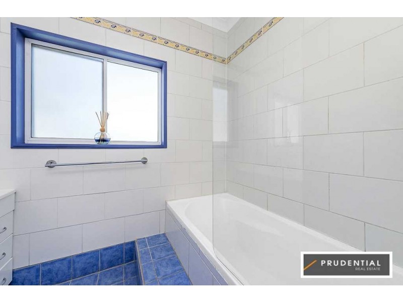 33 Grandview Drive, Campbelltown NSW 2560