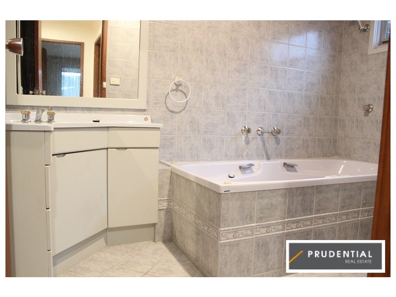 29 Menindee Avenue, Leumeah NSW 2560