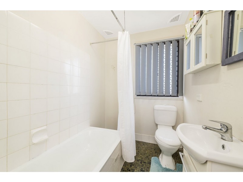 6 Rosemary Place, Macquarie Fields NSW 2564