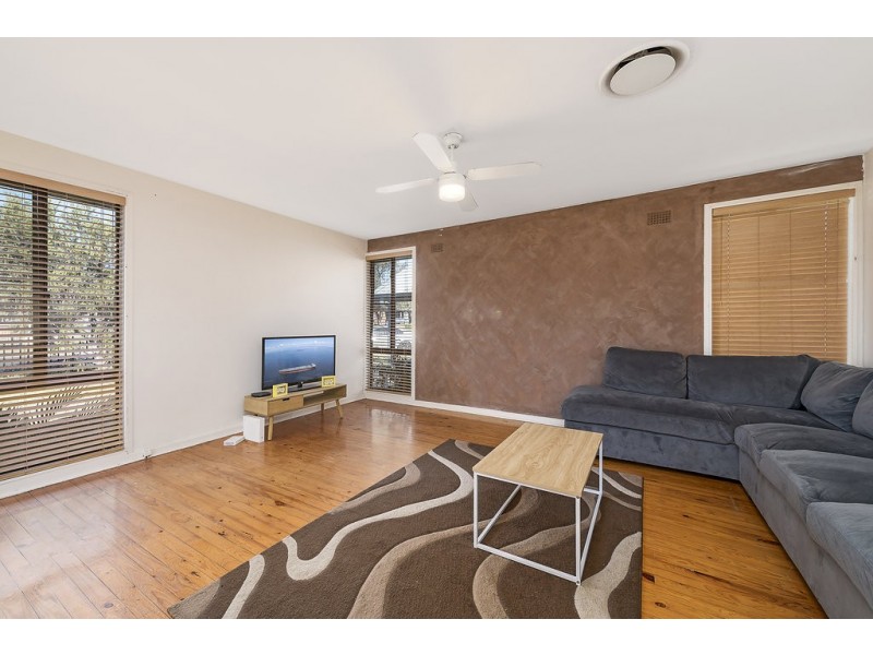 6 Rosemary Place, Macquarie Fields NSW 2564