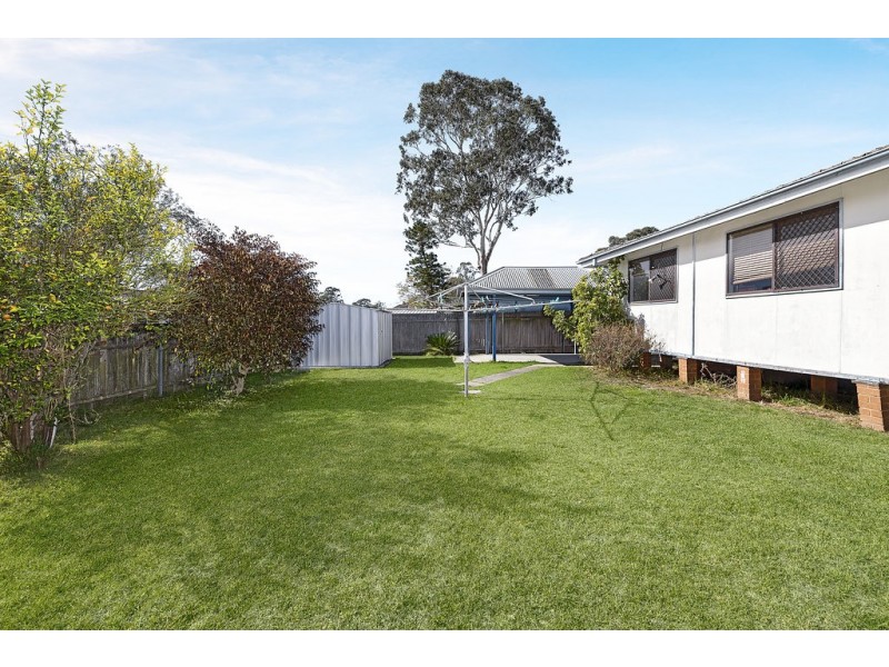6 Rosemary Place, Macquarie Fields NSW 2564