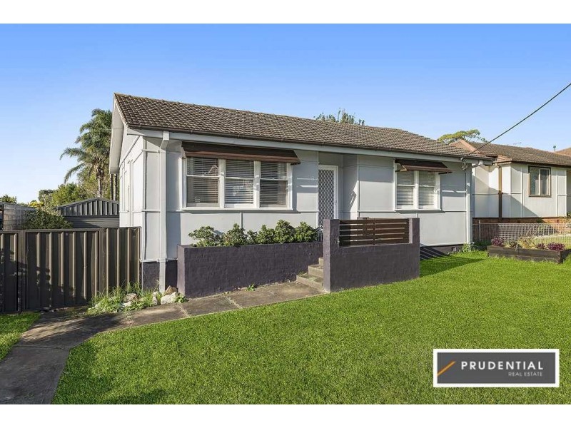 7 Dan Street, Campbelltown NSW 2560