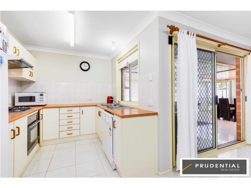 39 Bardolph Avenue, Rosemeadow NSW 2560