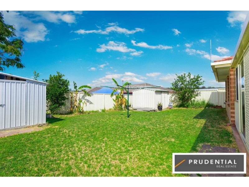 39 Bardolph Avenue, Rosemeadow NSW 2560