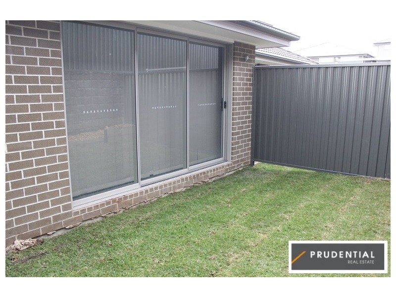 66a Oaklands Circuit, Gregory Hills NSW 2557