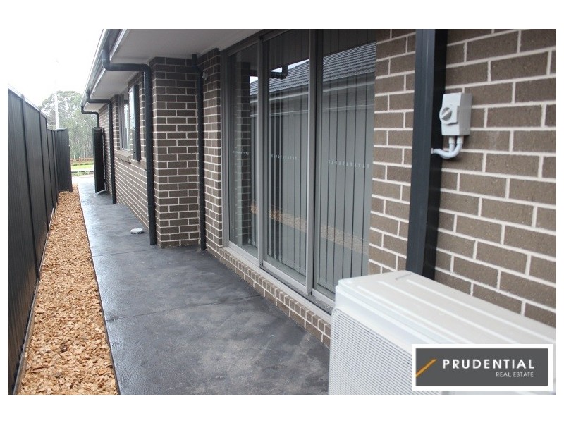 66a Oaklands Circuit, Gregory Hills NSW 2557