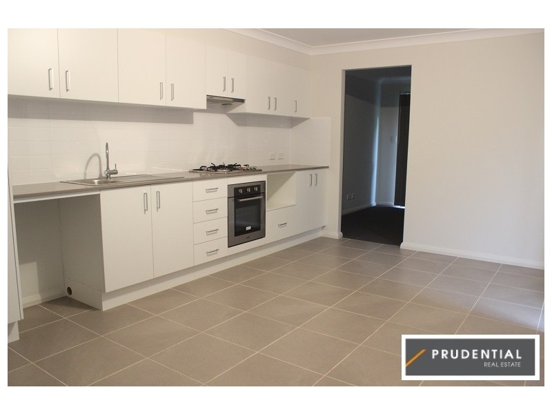 66a Oaklands Circuit, Gregory Hills NSW 2557