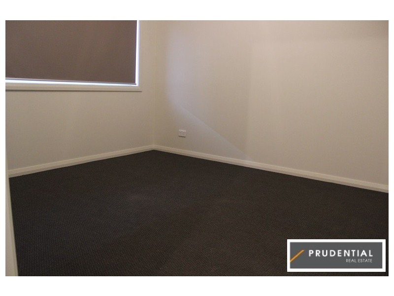 66a Oaklands Circuit, Gregory Hills NSW 2557