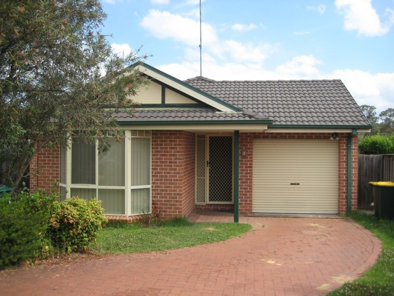 4 Dwyer Place, St Helens Park NSW 2560
