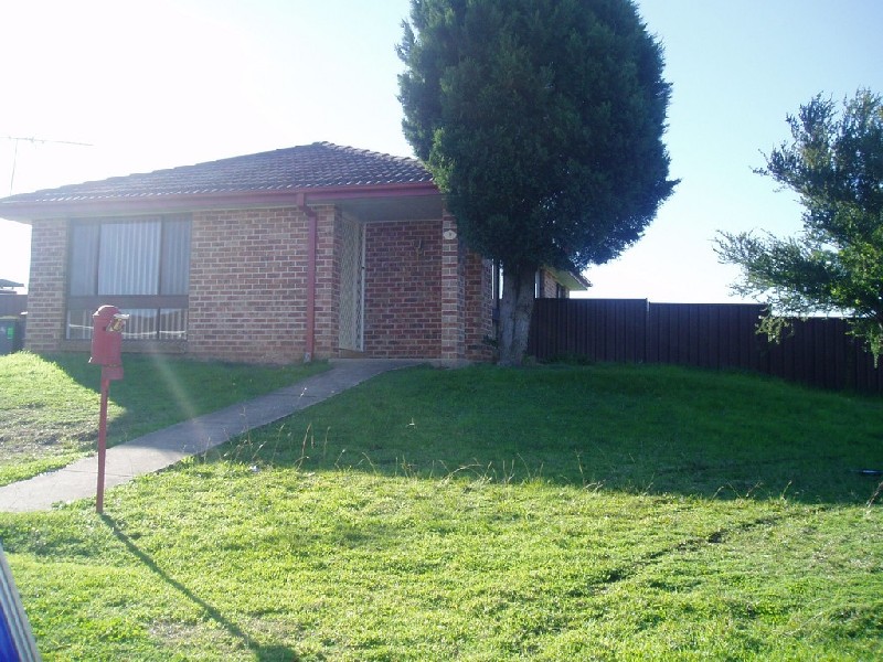 2 Coleville Place, Rosemeadow NSW 2560