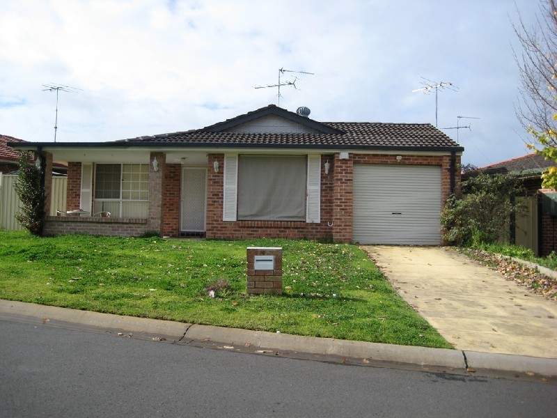 6 ALYAN PLACE, St Helens Park NSW 2560