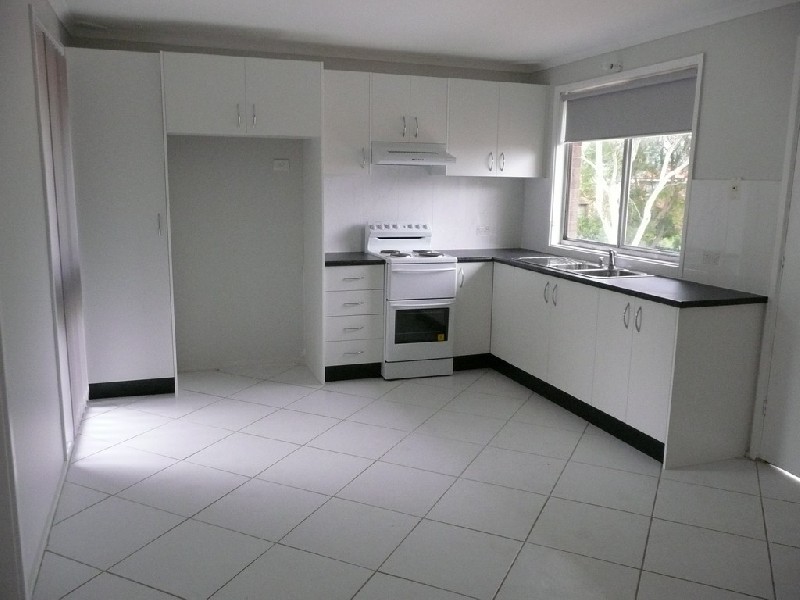 9 Townson Avenue, Leumeah NSW 2560