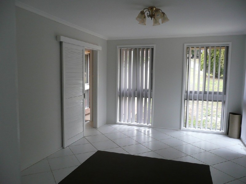 9 Townson Avenue, Leumeah NSW 2560