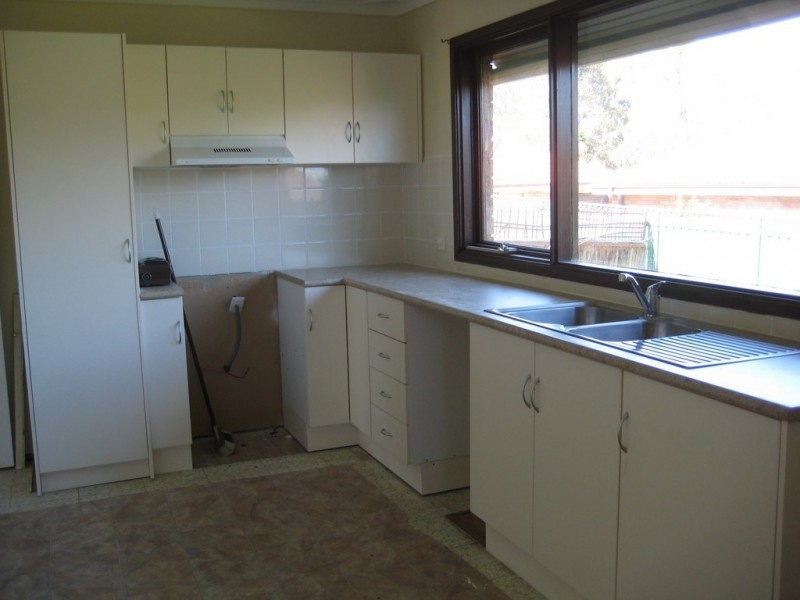 11 Dickens Road, Ambarvale NSW 2560