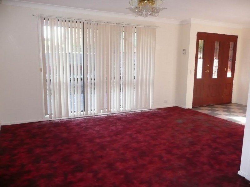 60 CLENHAM, Ambarvale NSW 2560