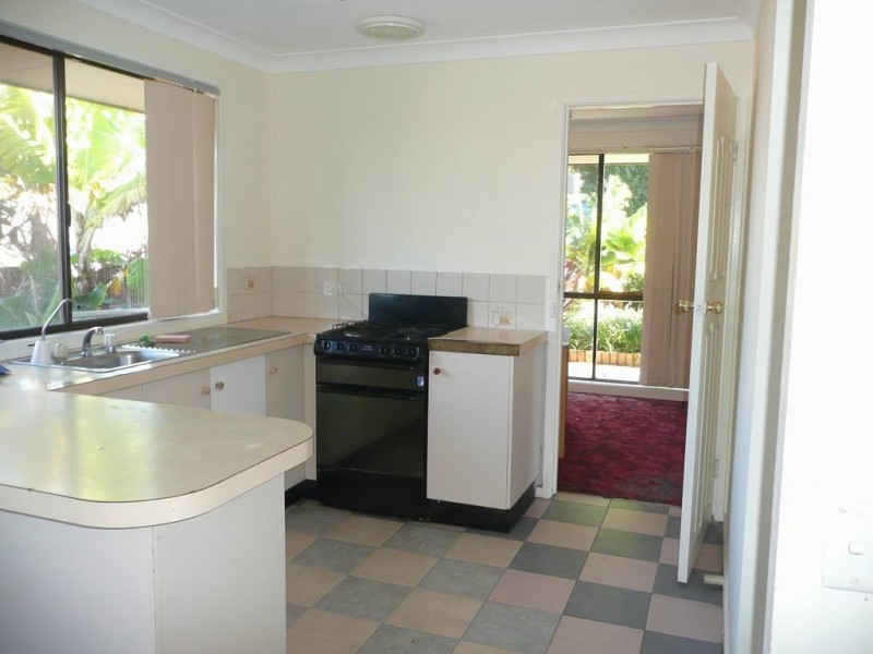 60 CLENHAM, Ambarvale NSW 2560