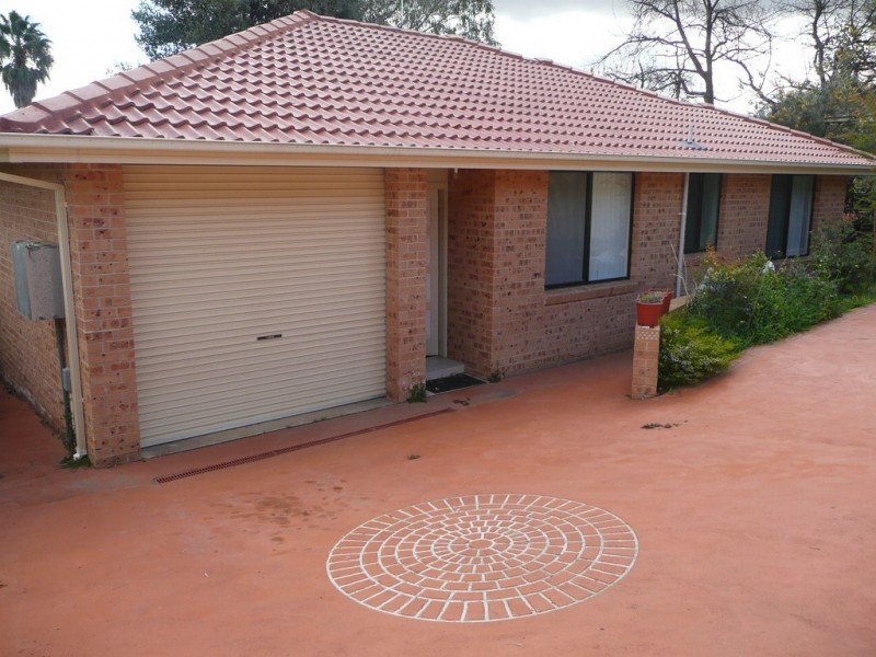 9a Townson Ave, Leumeah NSW 2560