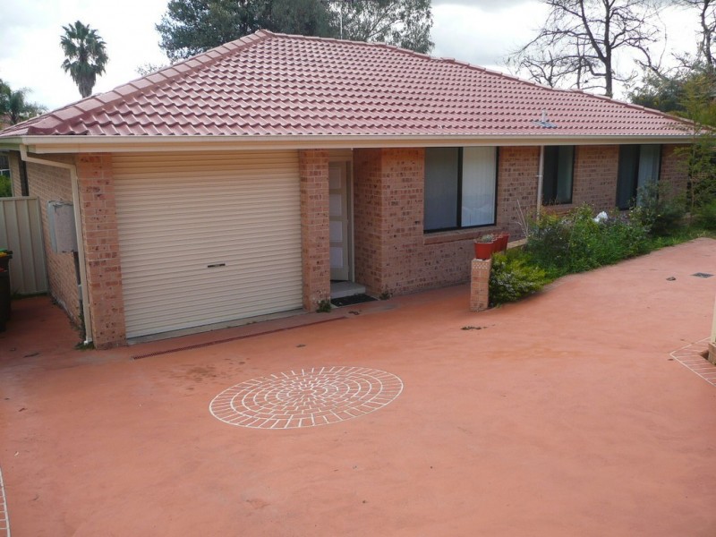 9a Townson Ave, Leumeah NSW 2560
