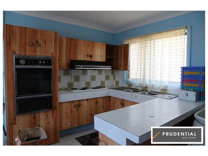 55 Carrington Circuit, Leumeah NSW 2560