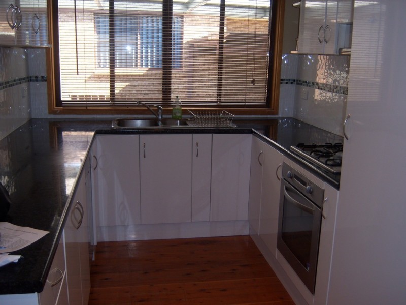 233 Copperfield Drive, Rosemeadow NSW 2560