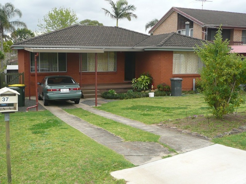 37 Paterson Street, Campbelltown NSW 2560