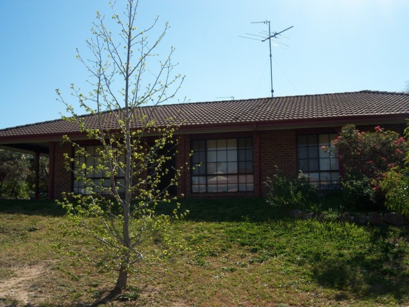 2 Fitton Place, St Helens Park NSW 2560