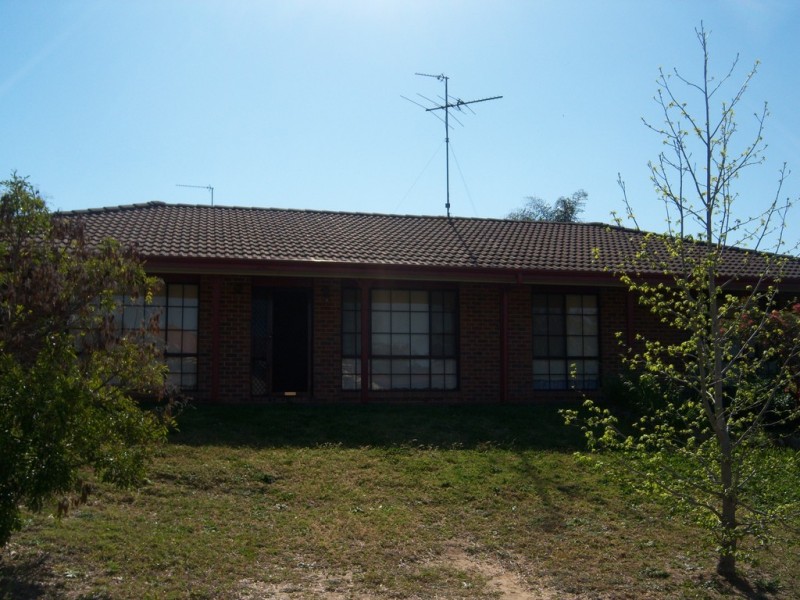 2 Fitton Place, St Helens Park NSW 2560
