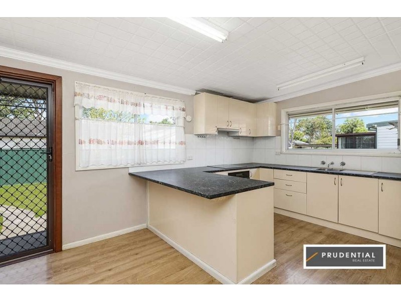 8 Cyprus Street, Macquarie Fields NSW 2564