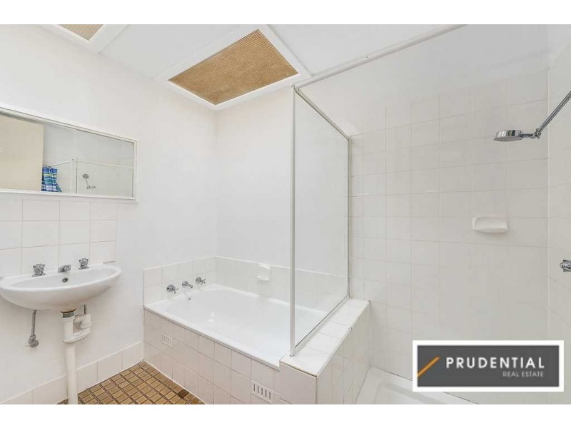 6 Orlando Street, Rosemeadow NSW 2560