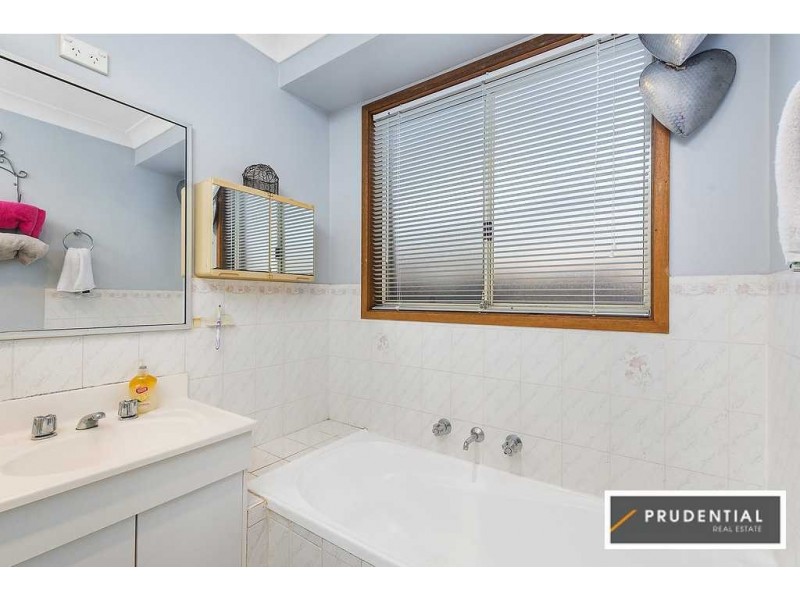 1/12 Oswald Crescent, Rosemeadow NSW 2560