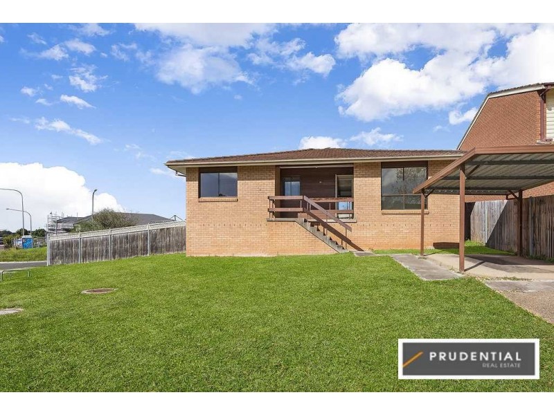 2 Cleopatra Drive, Rosemeadow NSW 2560