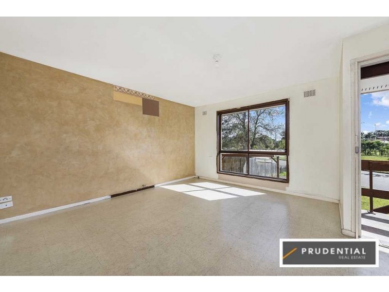 2 Cleopatra Drive, Rosemeadow NSW 2560