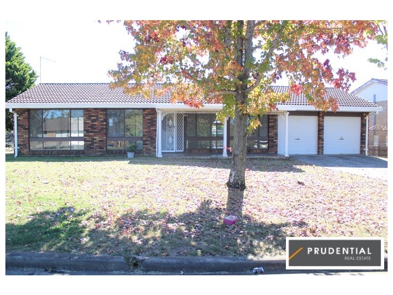 11 Chasselas Avenue, Eschol Park NSW 2558