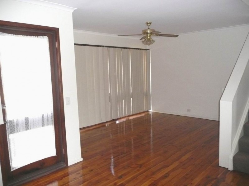 16 Airdsley Lane, Bradbury NSW 2560