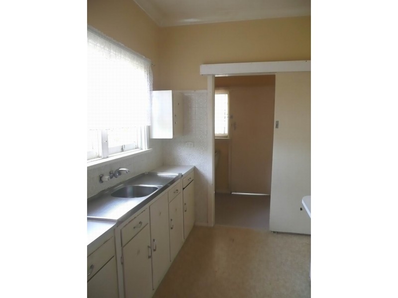 1 Homann Ave, Leumeah NSW 2560