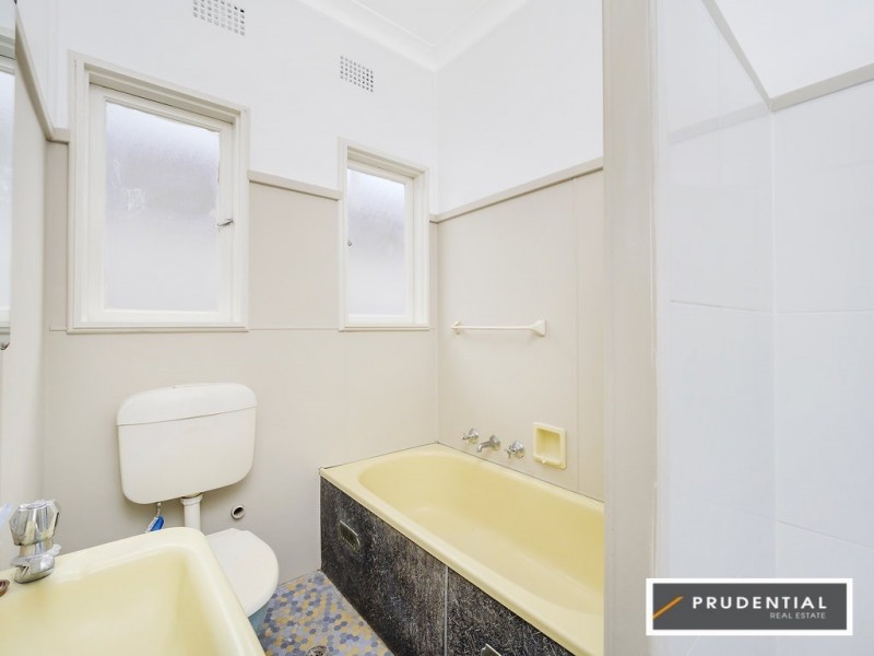 33 High Street, Campbelltown NSW 2560