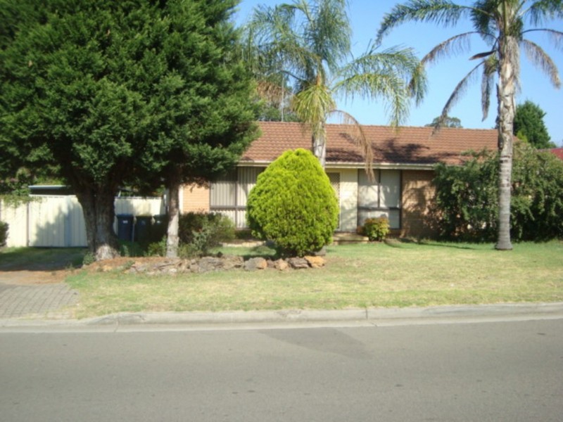 43 Karrabul Rd, St Helens Park NSW 2560