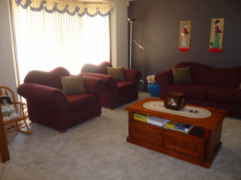 5 Dorcas Pl, Rosemeadow NSW 2560