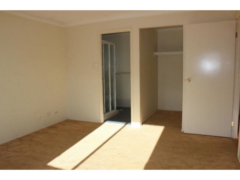 33 Gabriel Cct, Blair Athol NSW 2560