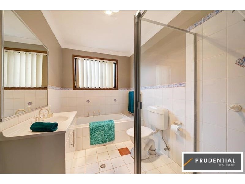 4 Lakeside Street, Currans Hill NSW 2567