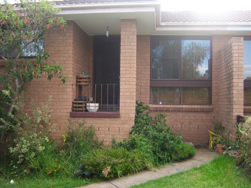 9 Campbell Close, Minto NSW 2566