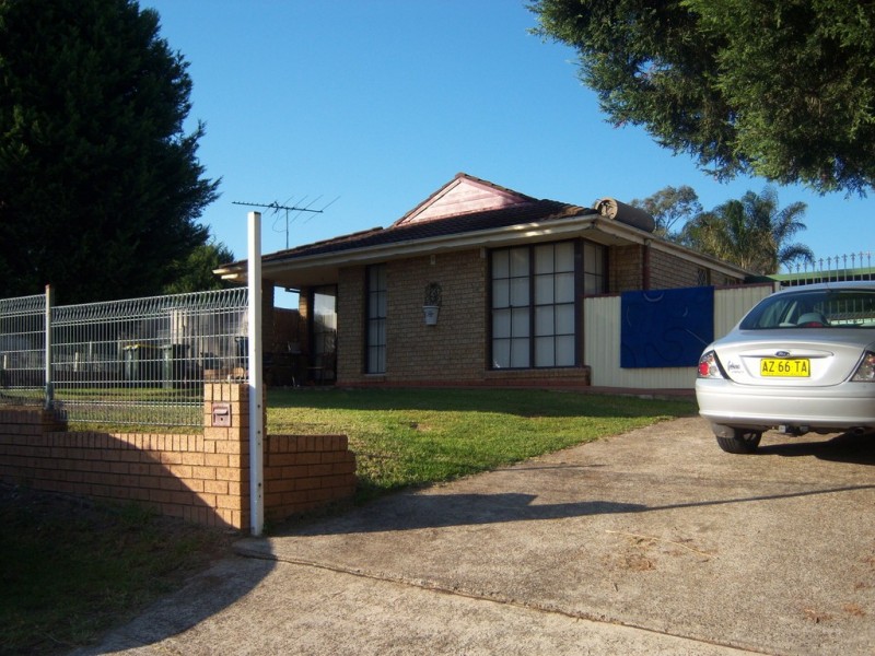 1 Polonius Street, Rosemeadow NSW 2560