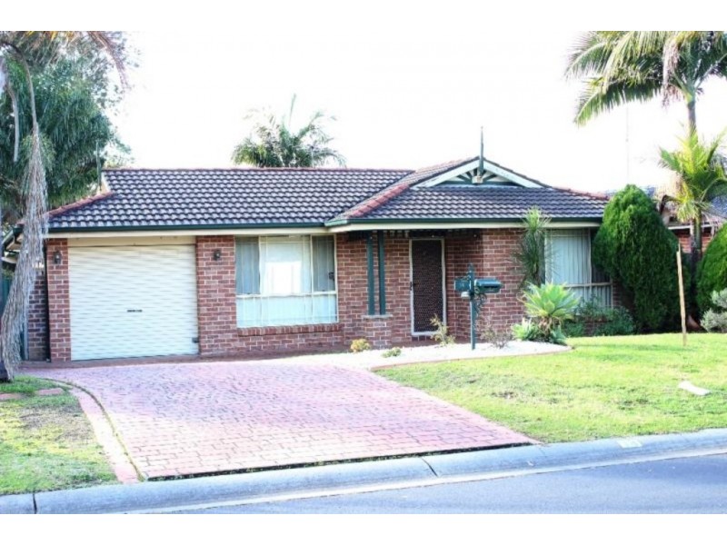 14 Spence Place, St Helens Park NSW 2560