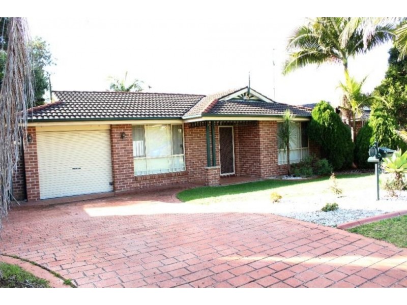 14 Spence Place, St Helens Park NSW 2560